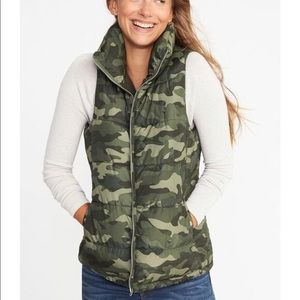 Old Navy Camo Puffer Vest | Poshmark